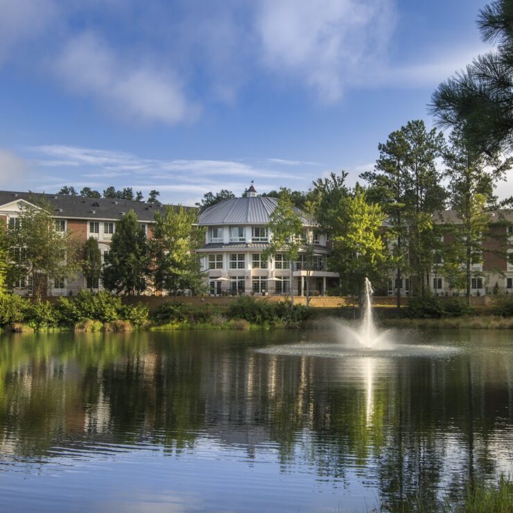 Georgian Lakeside, the photo 1