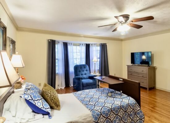 Golden Manor Senior Living of Buford photo 5