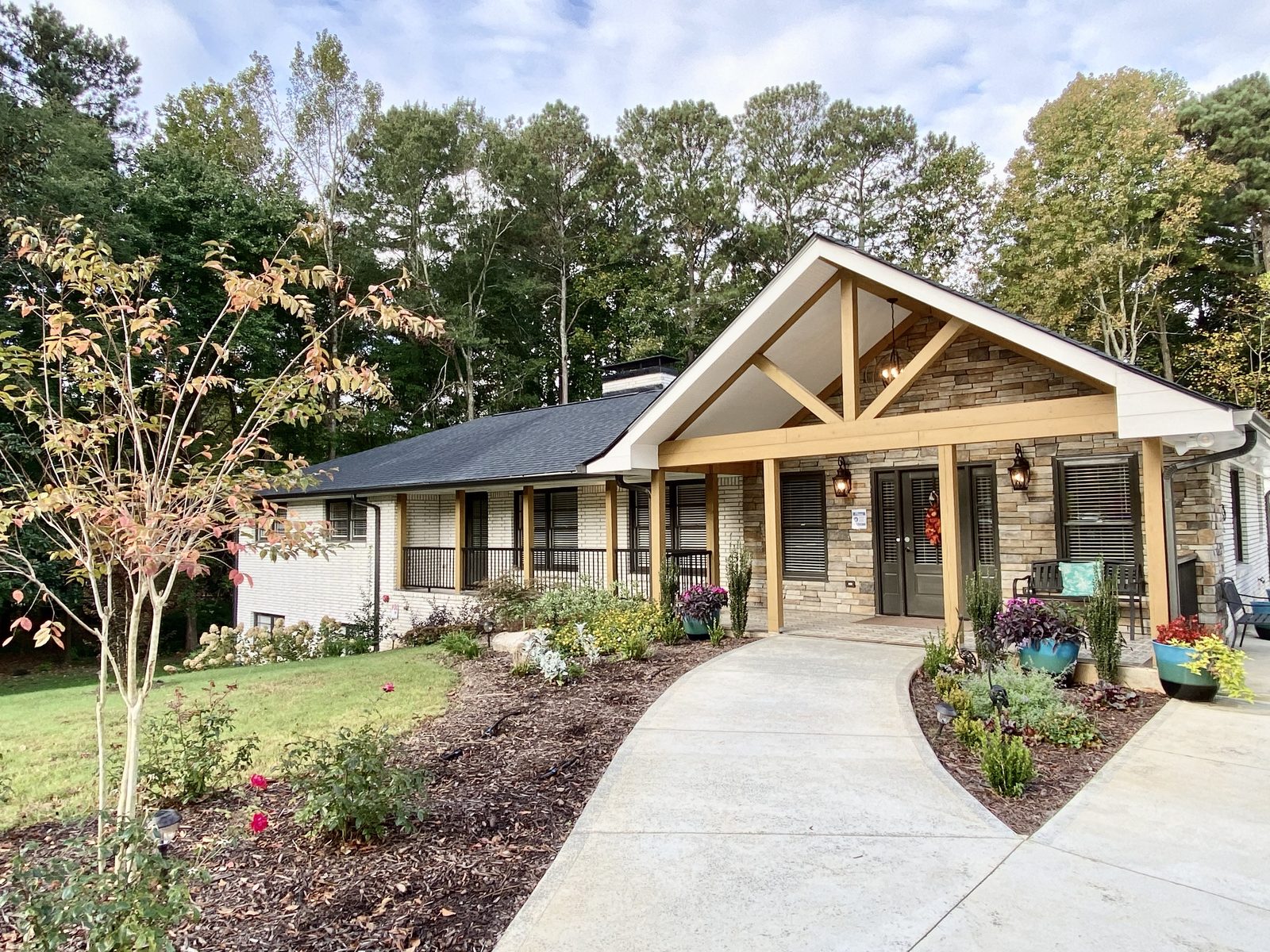 Golden Manor Senior Living of Buford photo 6