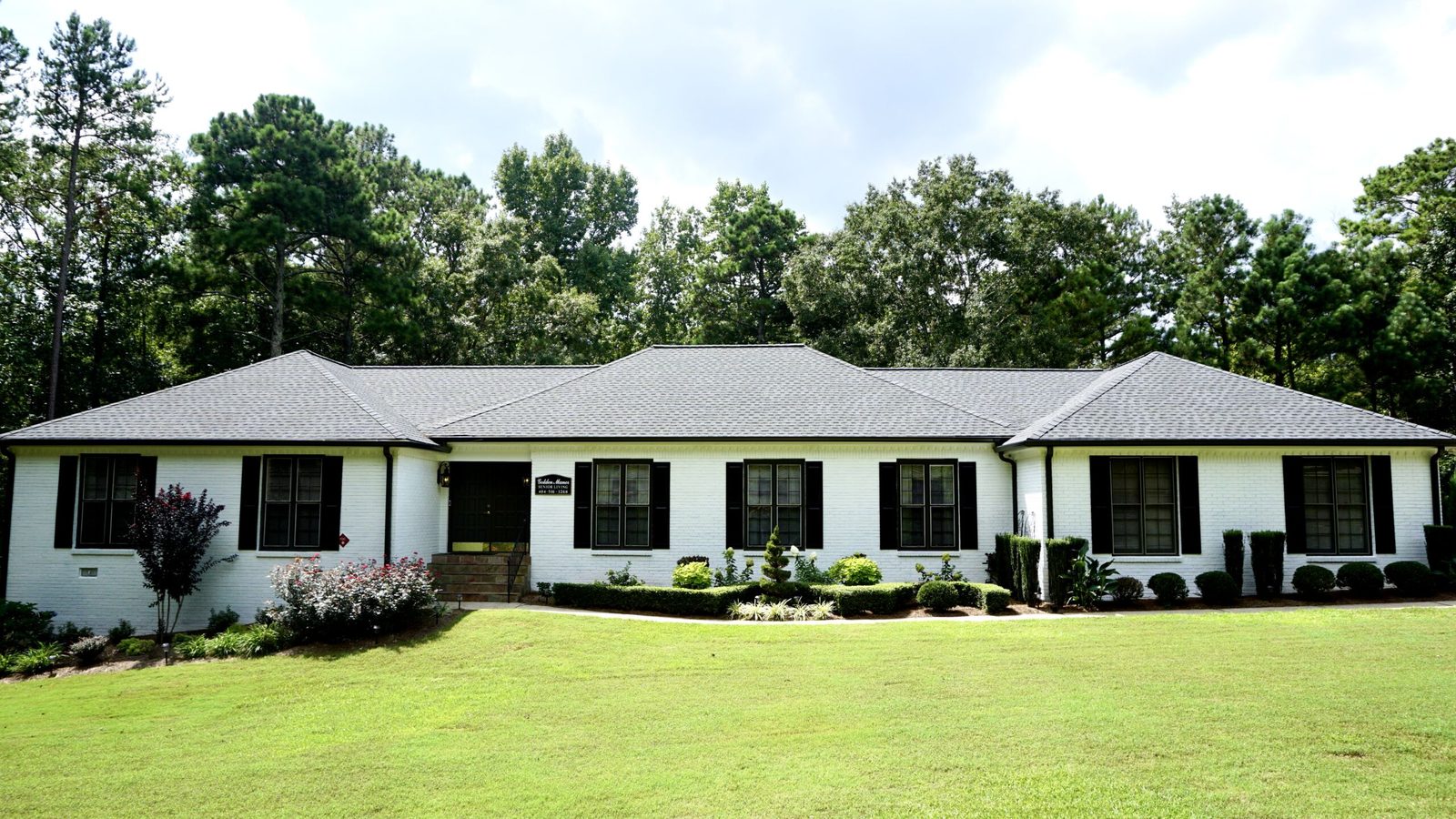 Golden Manor Senior Living of Buford photo 7