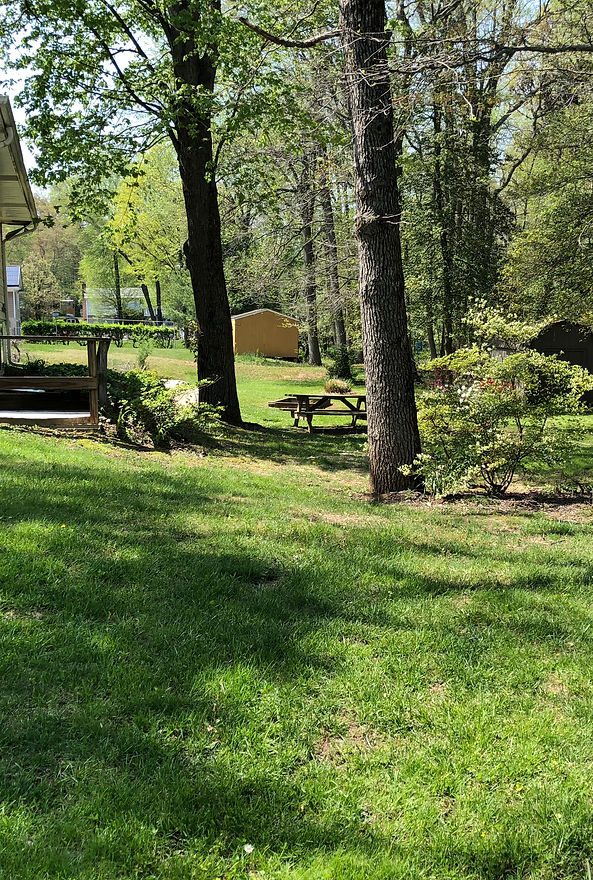 Fernbrook Manor photo 2