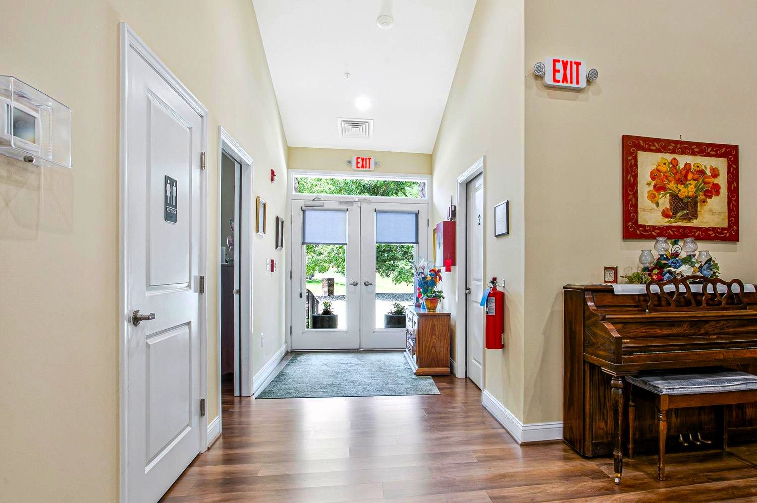 Mandeville House photo 2
