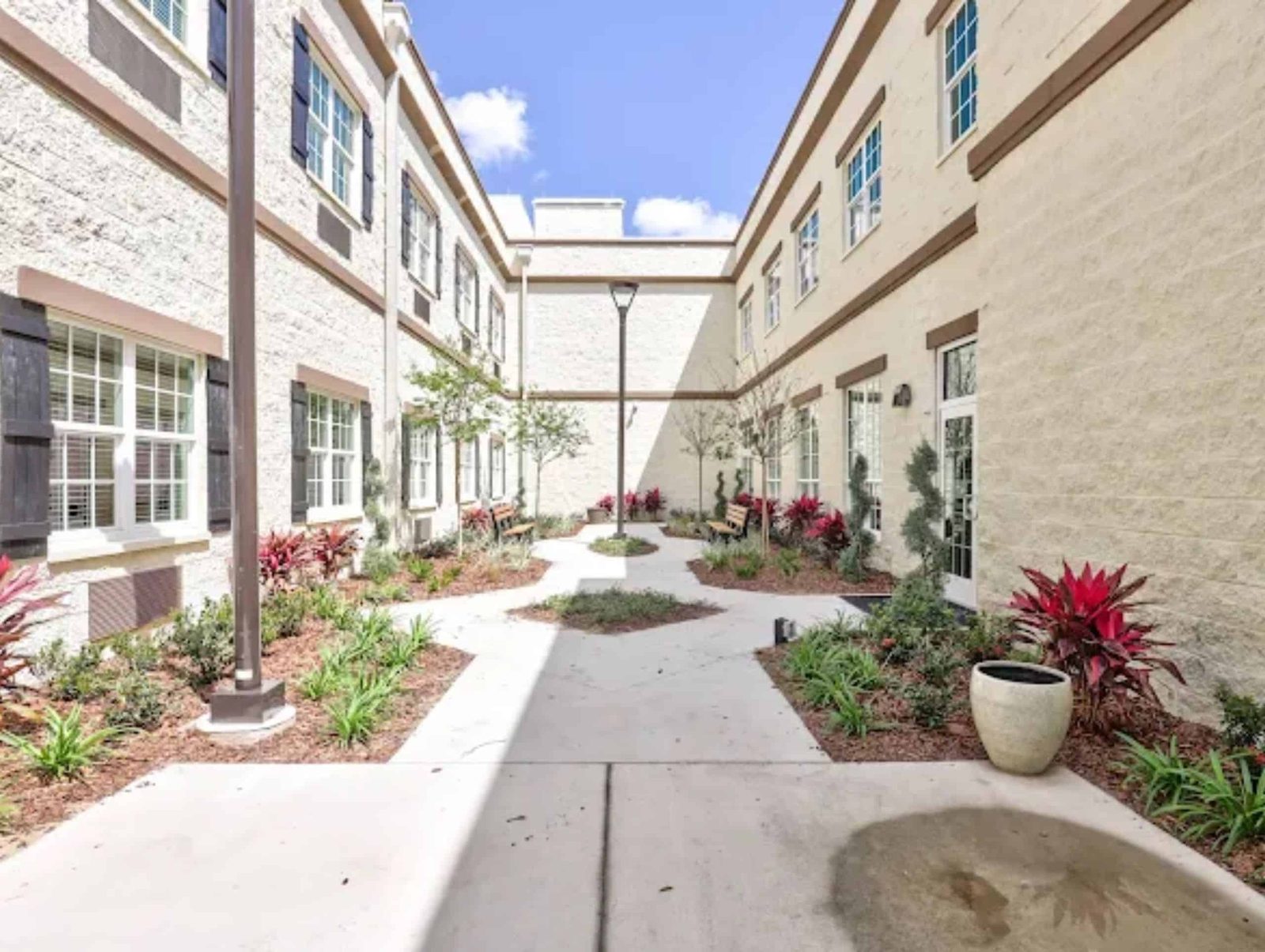 Dolphin Pointe Health Care Center photo 3