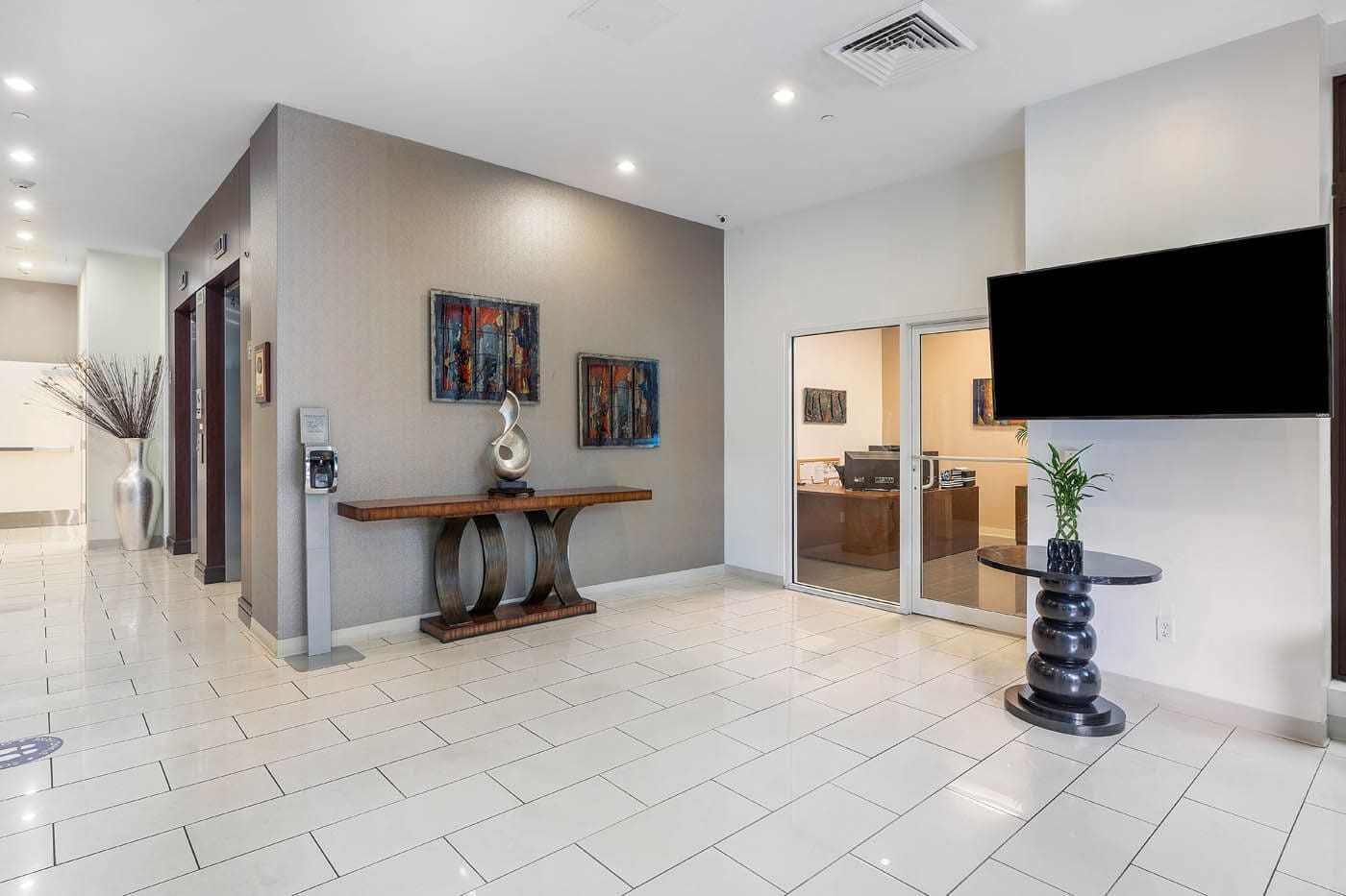 University Health and Rehabilitation Center photo 5