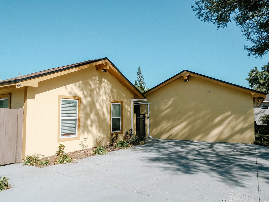 Annies at Lake Magdalene LLC photo 1