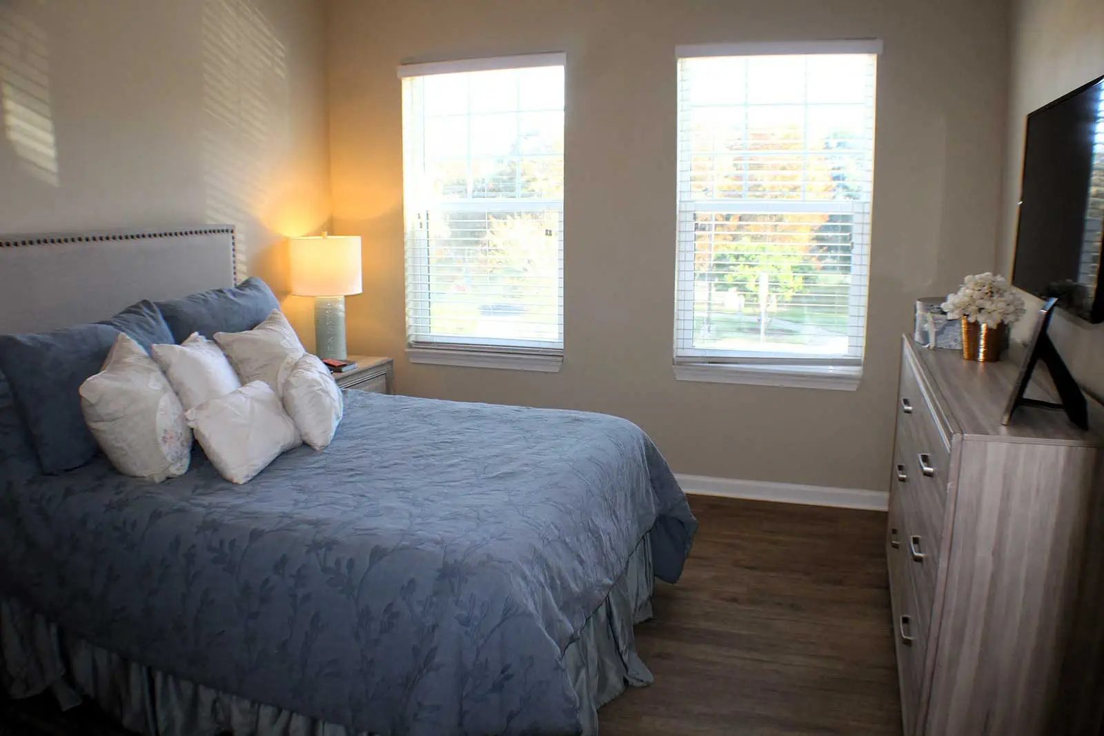 Anthem Lakes Waterview Senior Living photo 3