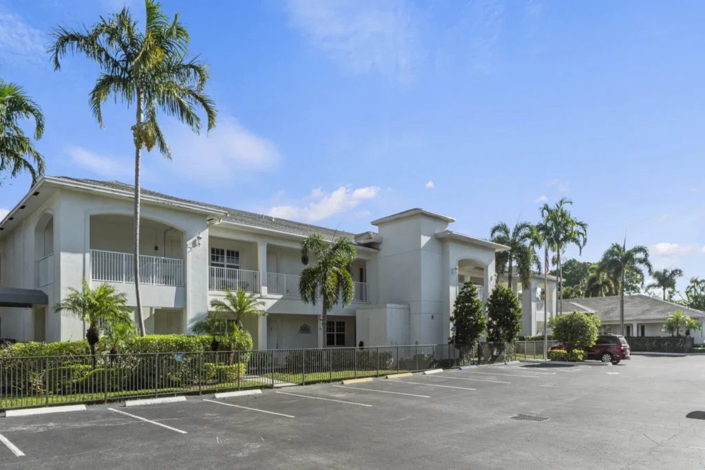 Banyan Place Lantana photo 2