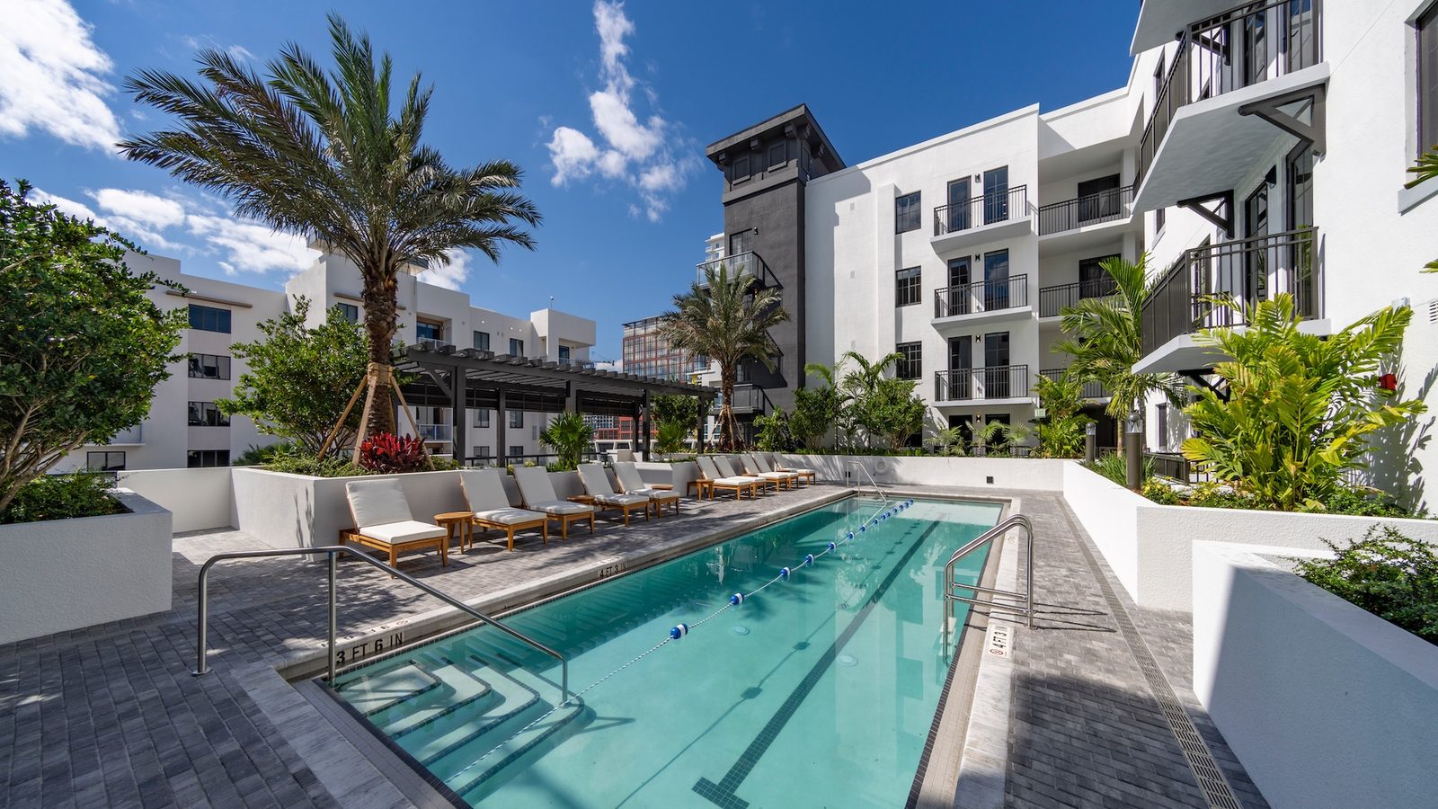 Grand Living at West Palm Beach photo 1