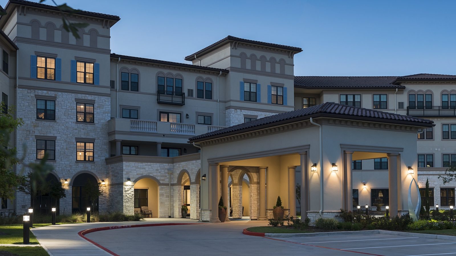 Grand Living at Tuscan Lakes