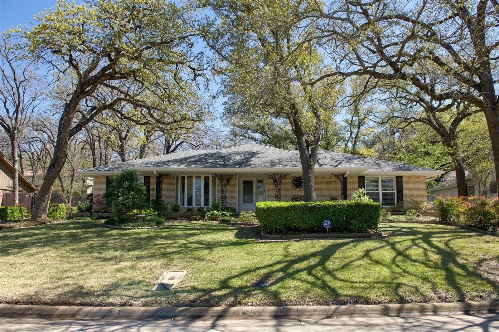 Golden Oasis Assisted Living LLC