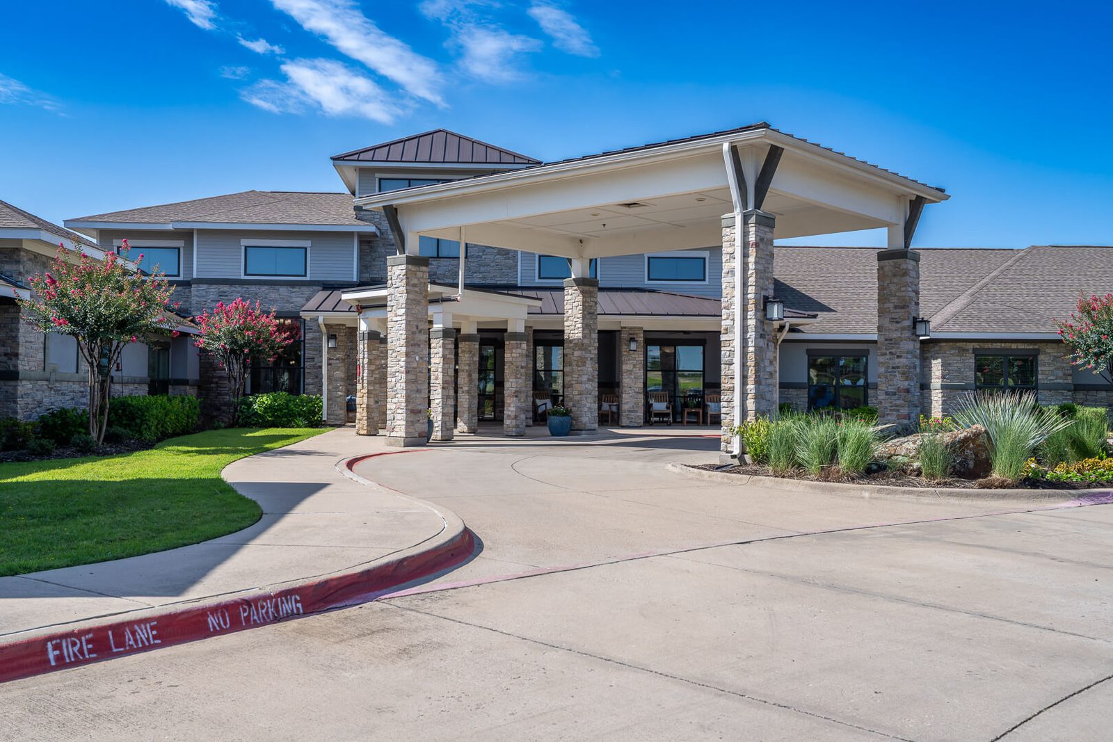 Lynridge of Arlington Assisted Living and Memory Care photo 2