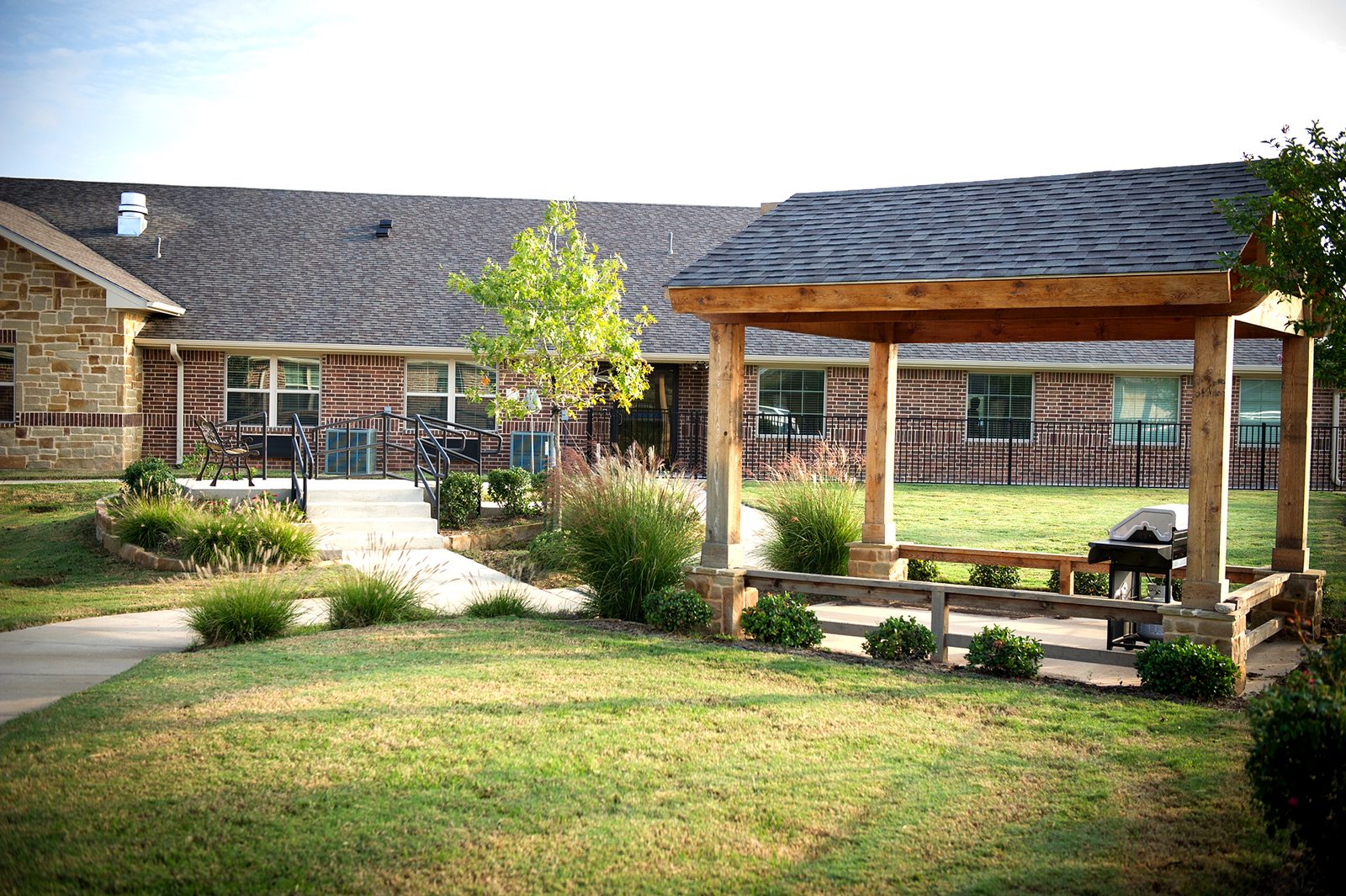 Canton Oaks photo 3