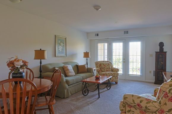 Riverside Commons Assisted Living photo 2