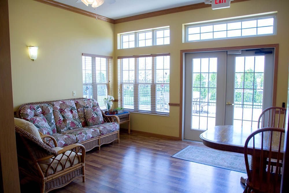Creek Side Manor photo 2