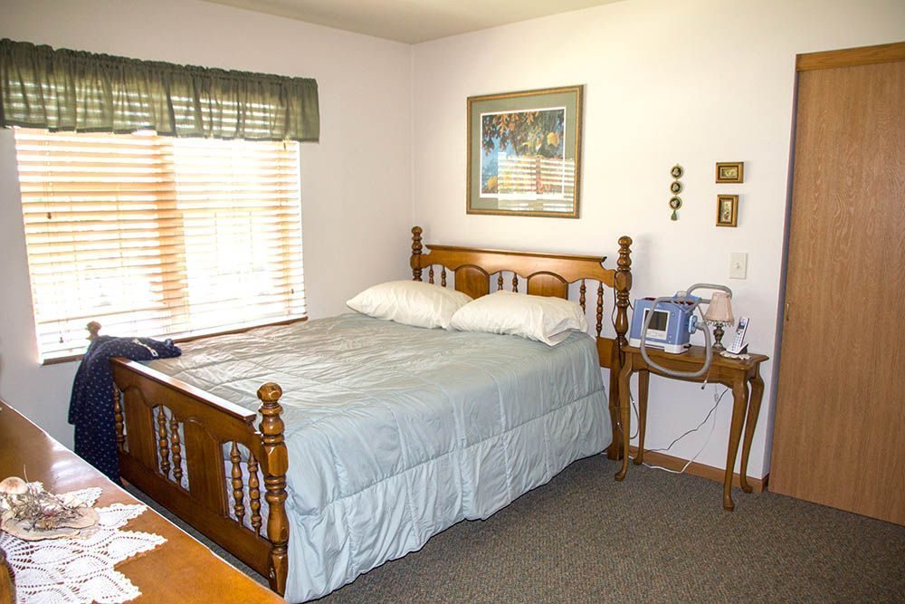 Creek Side Manor photo 4