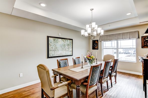 Dimensions Living Eau Claire II photo 1