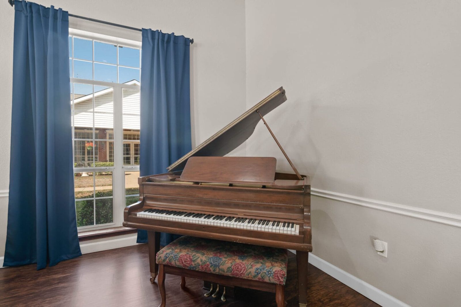 Carriage House Assisted Living photo 4