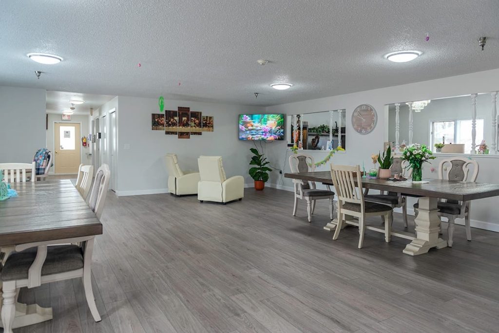 Patient Pines Senior Care 1721 photo 2