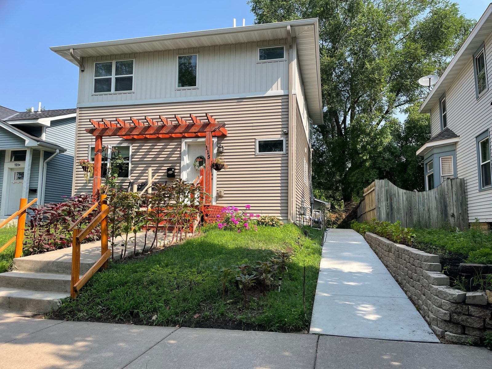 Aurora Assisted Living LLC photo 1