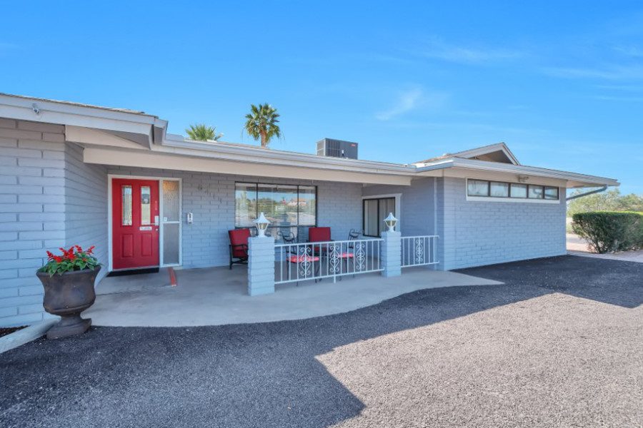 Red Mountain Assisted Living at Gilbert INC photo 3