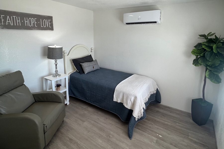 Red Mountain Assisted Living at Gilbert INC photo 4