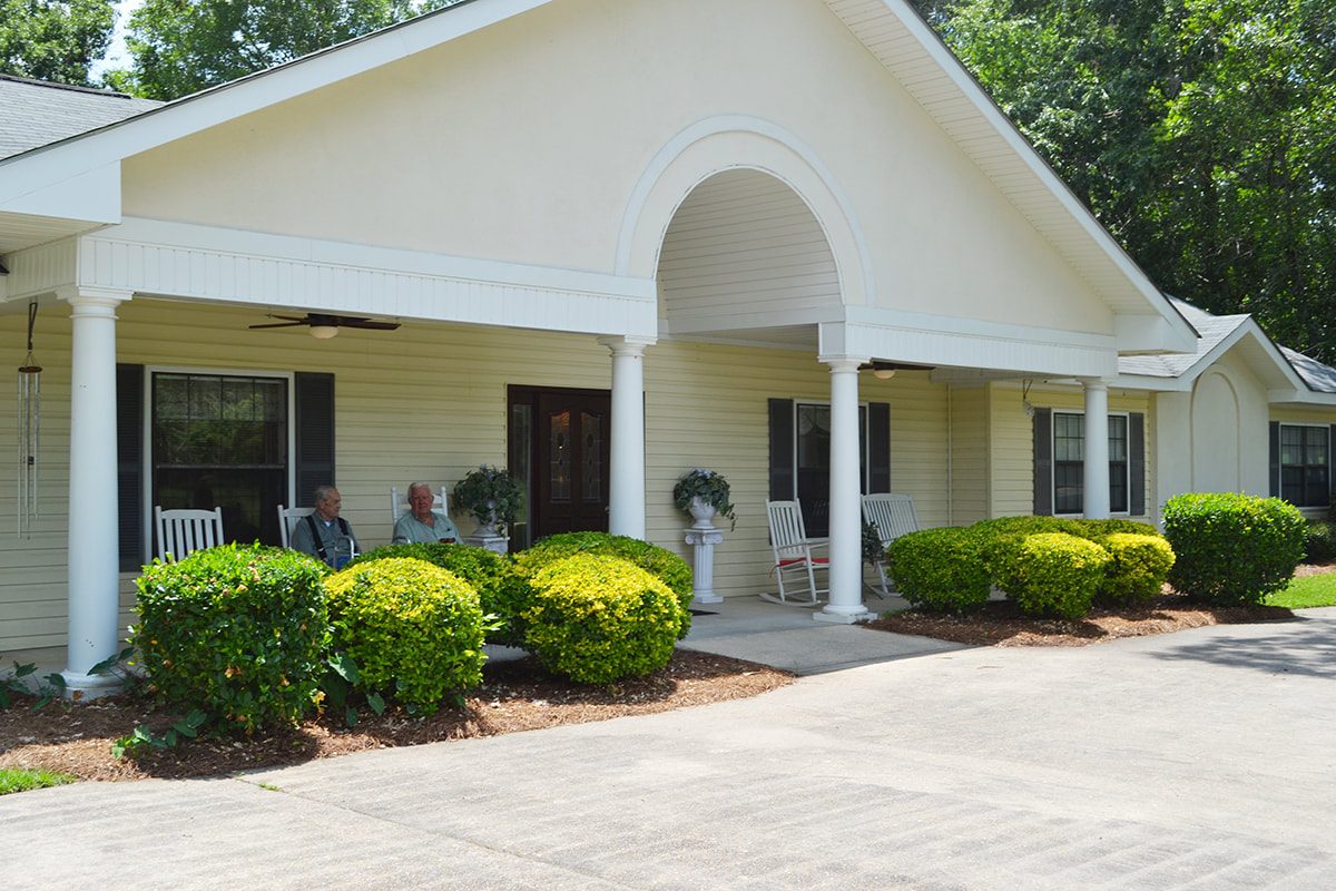River Oaks West photo 2