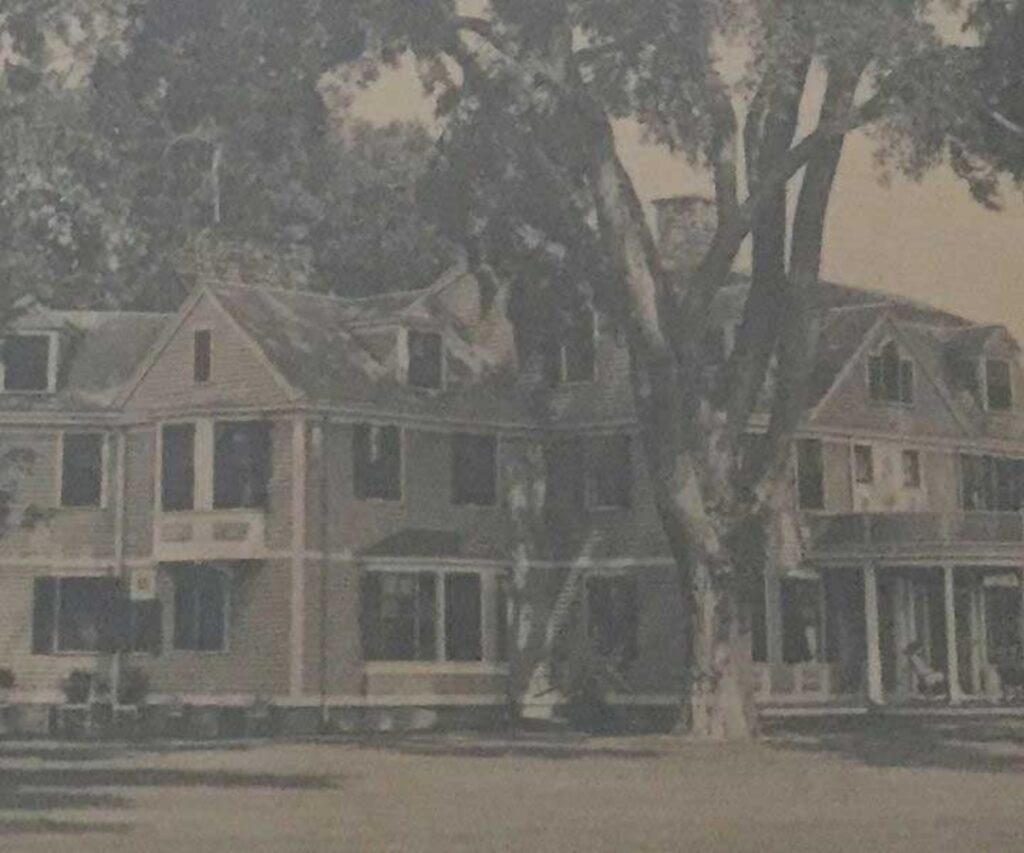 Daggett Crandll Newcomb Home photo 2