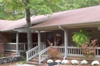 Green Oaks Inn
