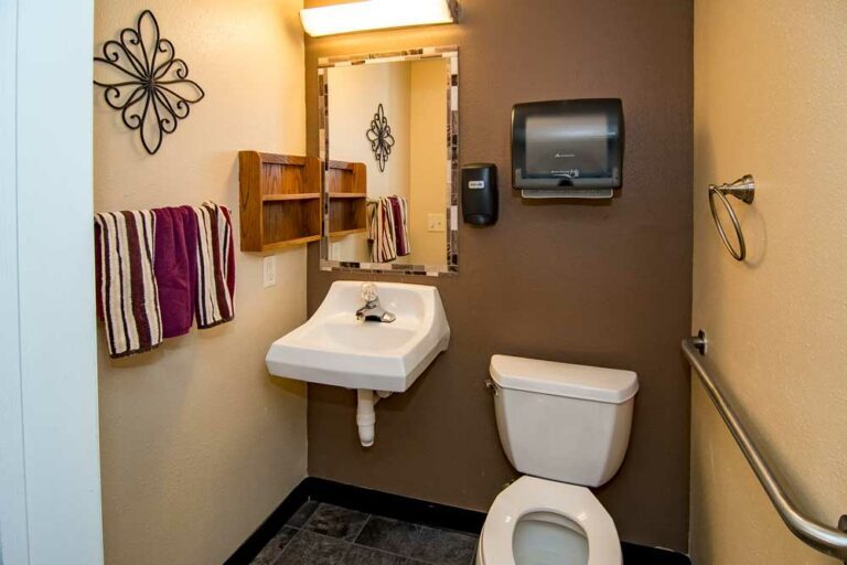 Edgewood Omaha Senior Living photo 3