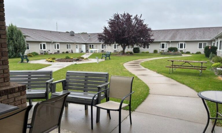Edgewood Vista Senior Living INC photo 2