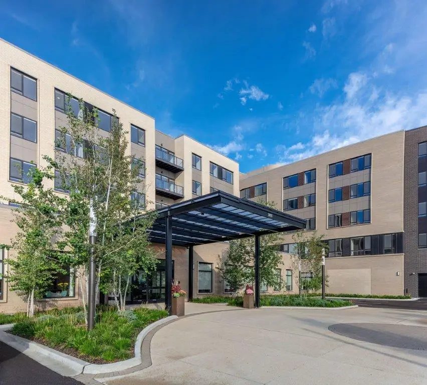 The Sheridan at Oak Brook photo 3