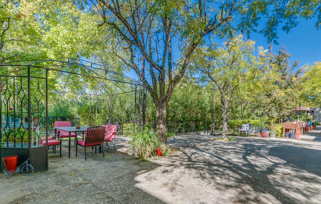 Auburn Ravine Terrace Assisted Living photo 2