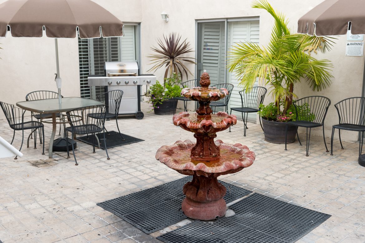 Country Villa Bay Vista Healthcare Center photo 4