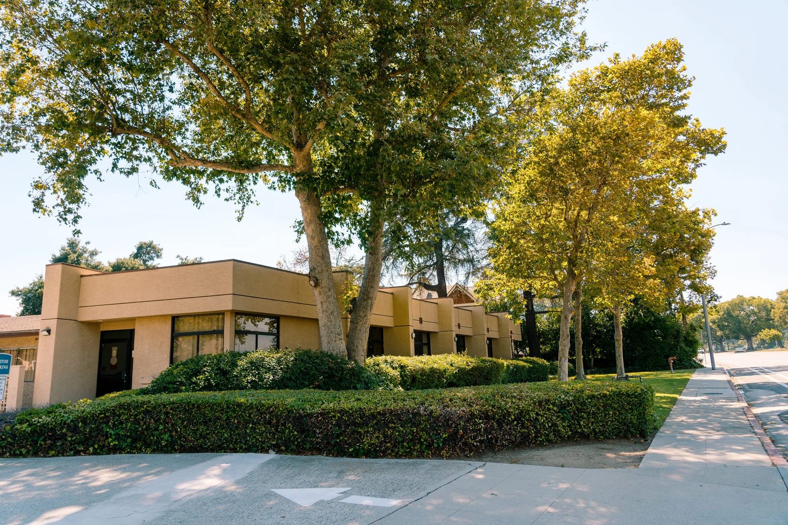 Country Villa Huntington Drive Healthcare Center photo 2