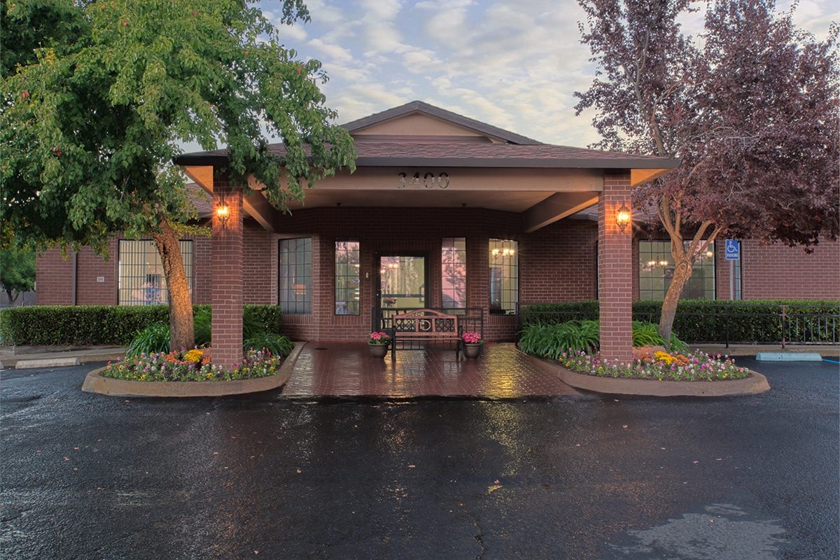 Auburn Oaks Care Center photo 4