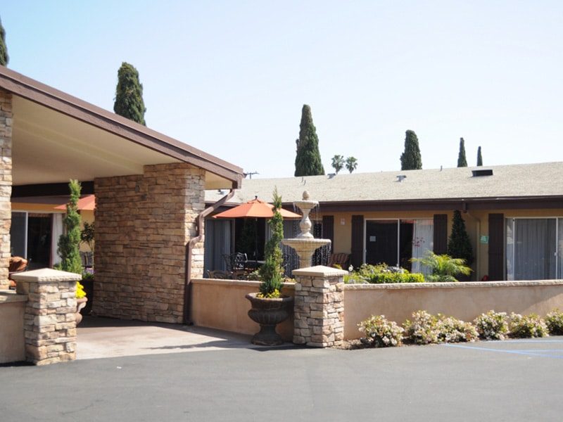 Huntington Valley Healthcare Center photo 4