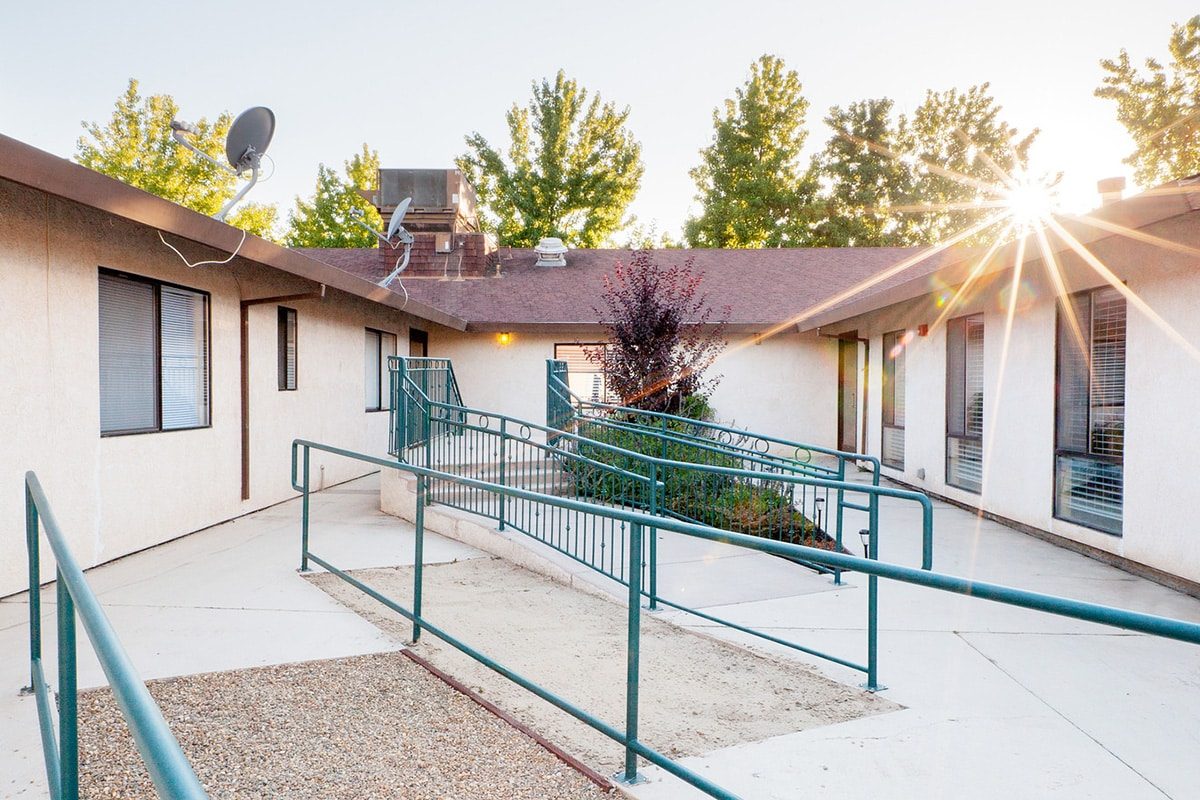 Lincoln Meadows Care Center photo 5