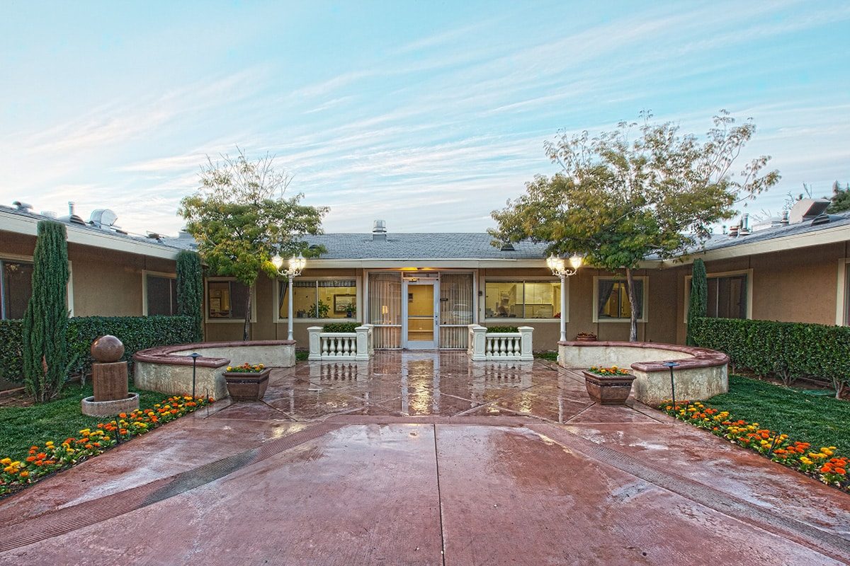 Redlands Healthcare Center photo 4