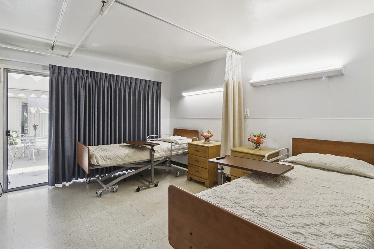 Saylor Lane Healthcare Center photo 4