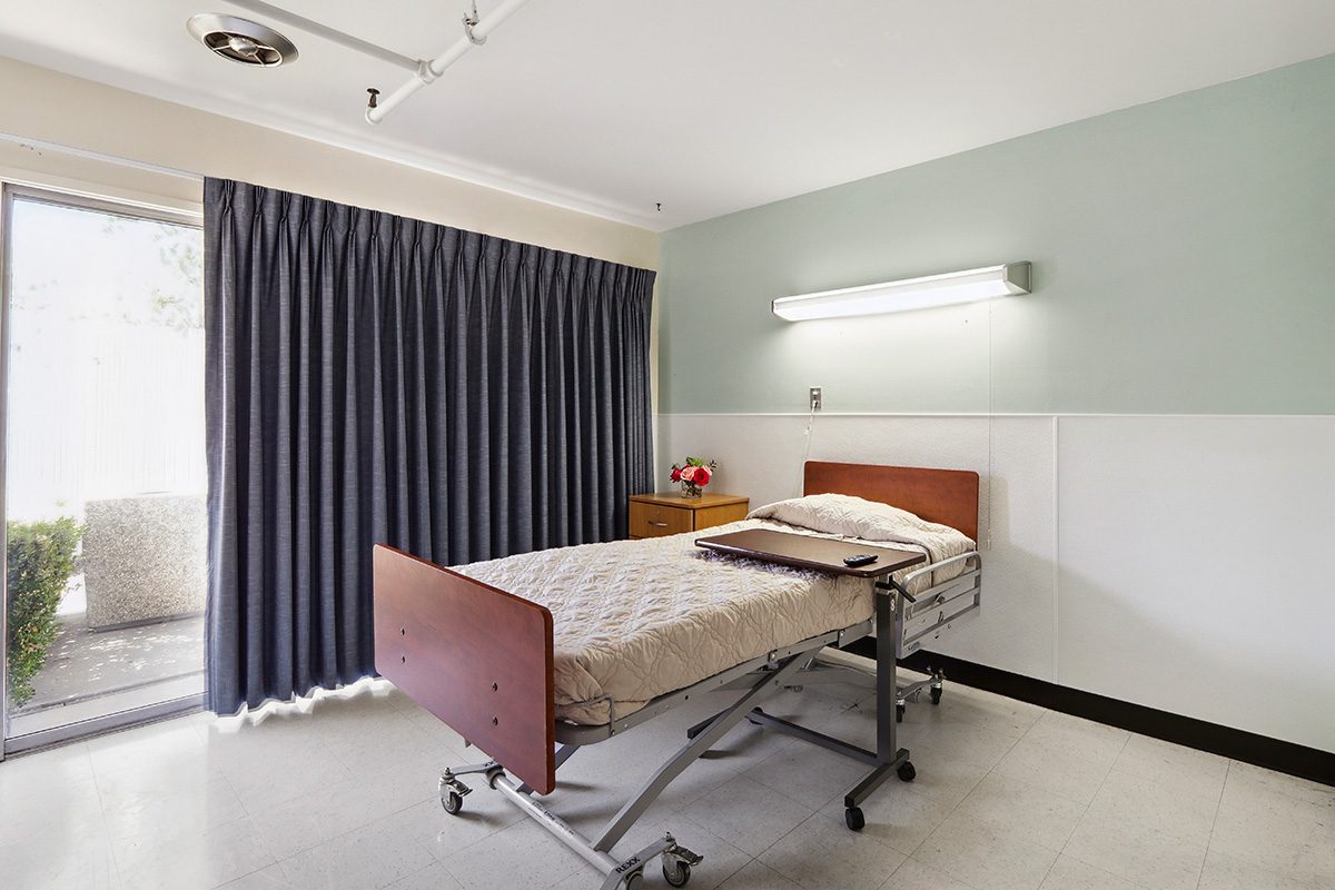 Saylor Lane Healthcare Center photo 5