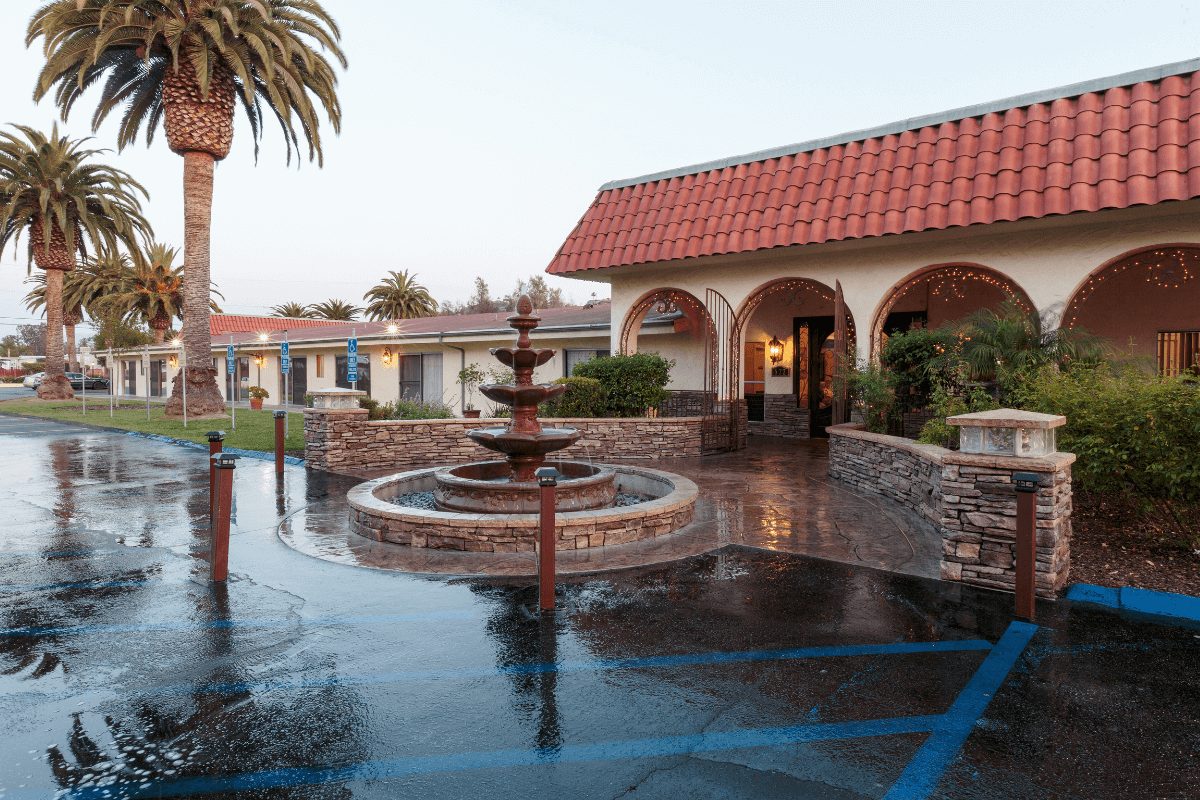 Villa Las Palmas Healthcare Center photo 1