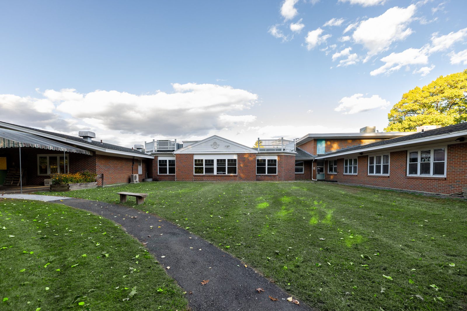 Autumn Lake Healthcare at Windsor photo 3