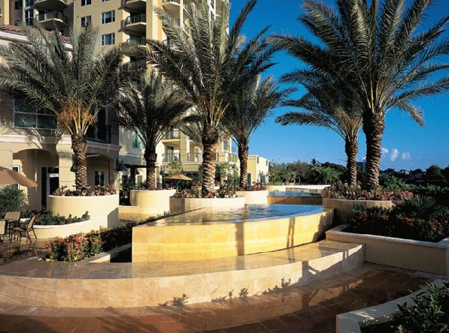 Vi at Aventura photo 1