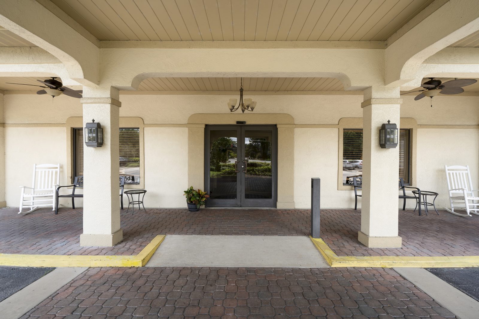 West Altamonte Nursing and Rehabilitation Center By Harborview photo 4
