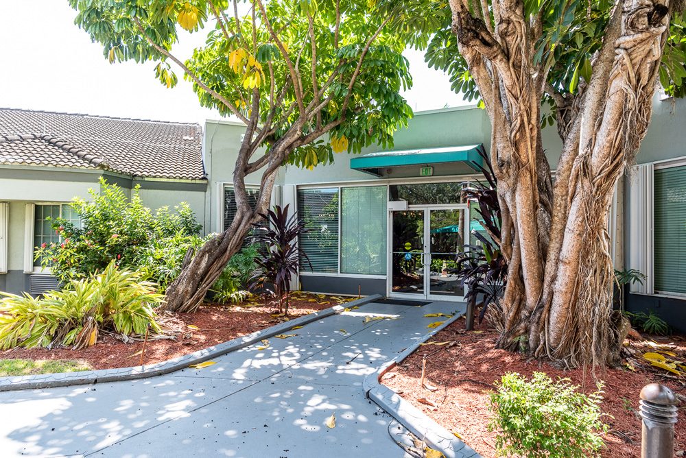 Coral Reef Subacute Care Center photo 1