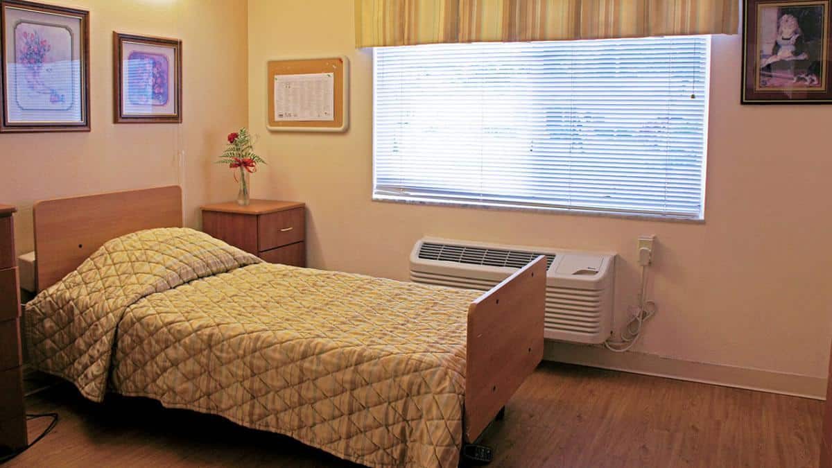 Healthcare and Rehab of Sanford photo 8