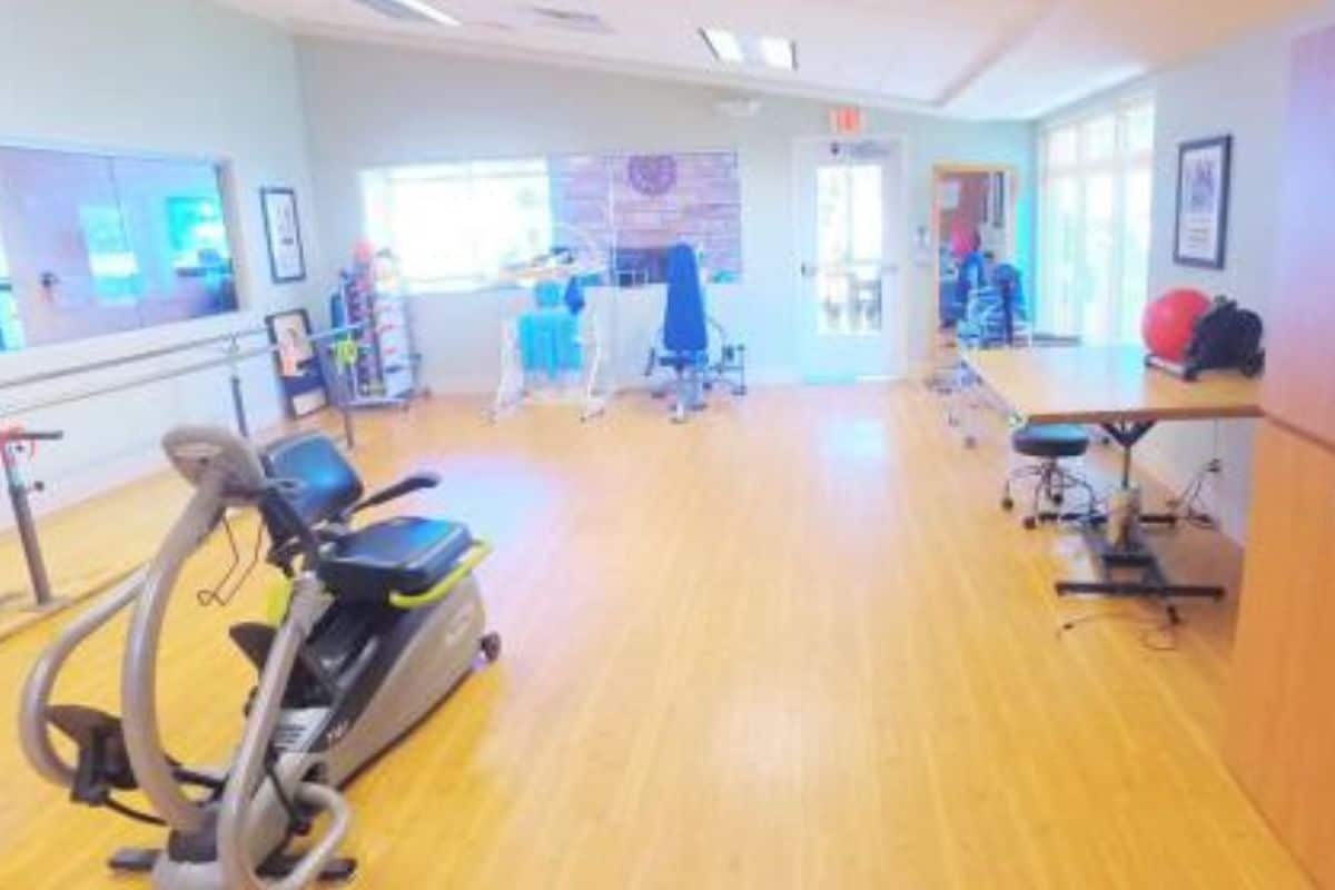 Highland Pines Rehabilitation Center photo 2