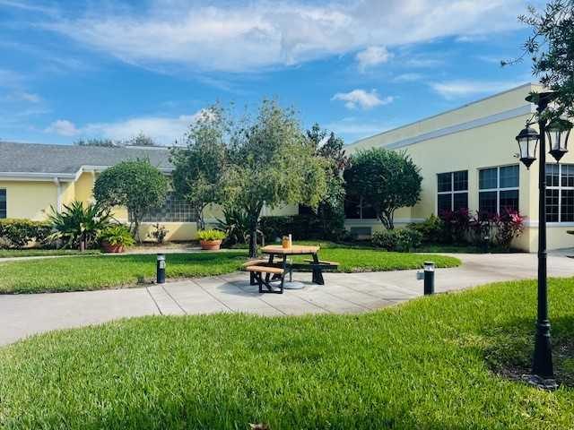 Hunters Creek Nursing And Rehab Center photo 3