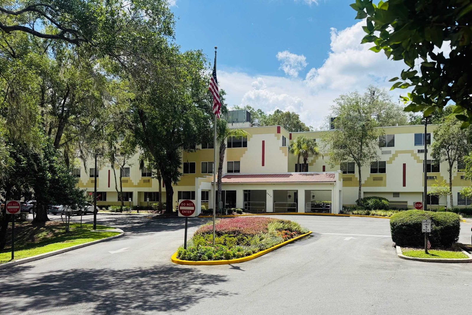 Ocala Oaks Rehabilitation Center photo 1
