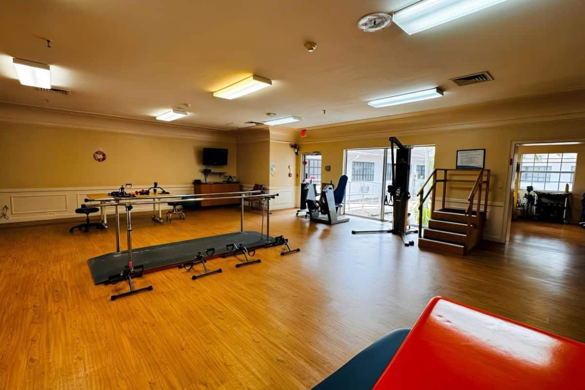 Pompano Health and Rehabilitation Center photo 5